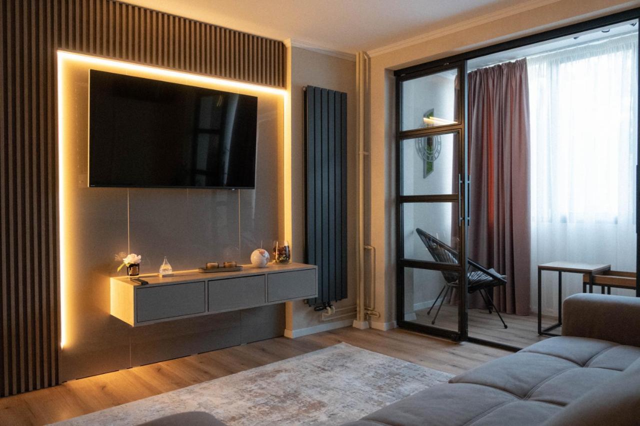 Cosy 2 Rooms Apartment In The Center Of The City Bukares Bagian luar foto