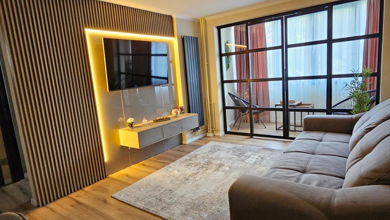 Cosy 2 Rooms Apartment In The Center Of The City Bukares Bagian luar foto