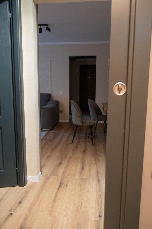 Cosy 2 Rooms Apartment In The Center Of The City Bukares Bagian luar foto