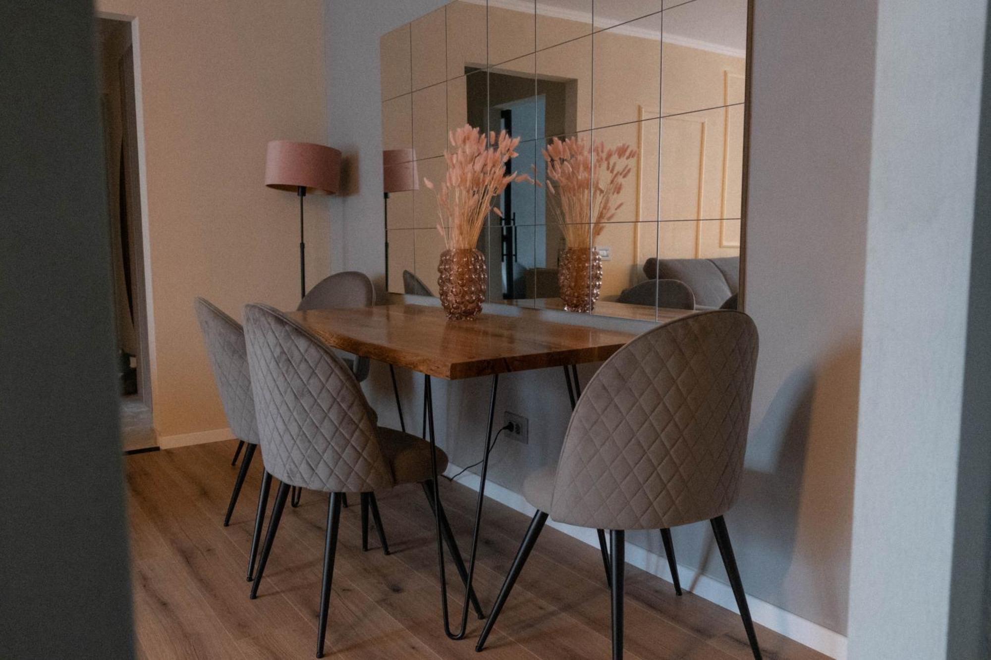 Cosy 2 Rooms Apartment In The Center Of The City Bukares Bagian luar foto
