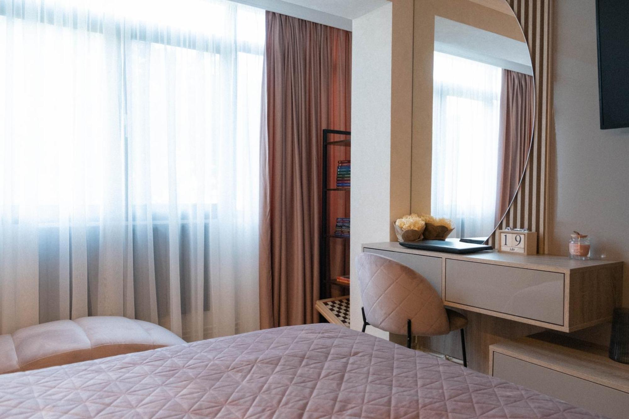 Cosy 2 Rooms Apartment In The Center Of The City Bukares Bagian luar foto