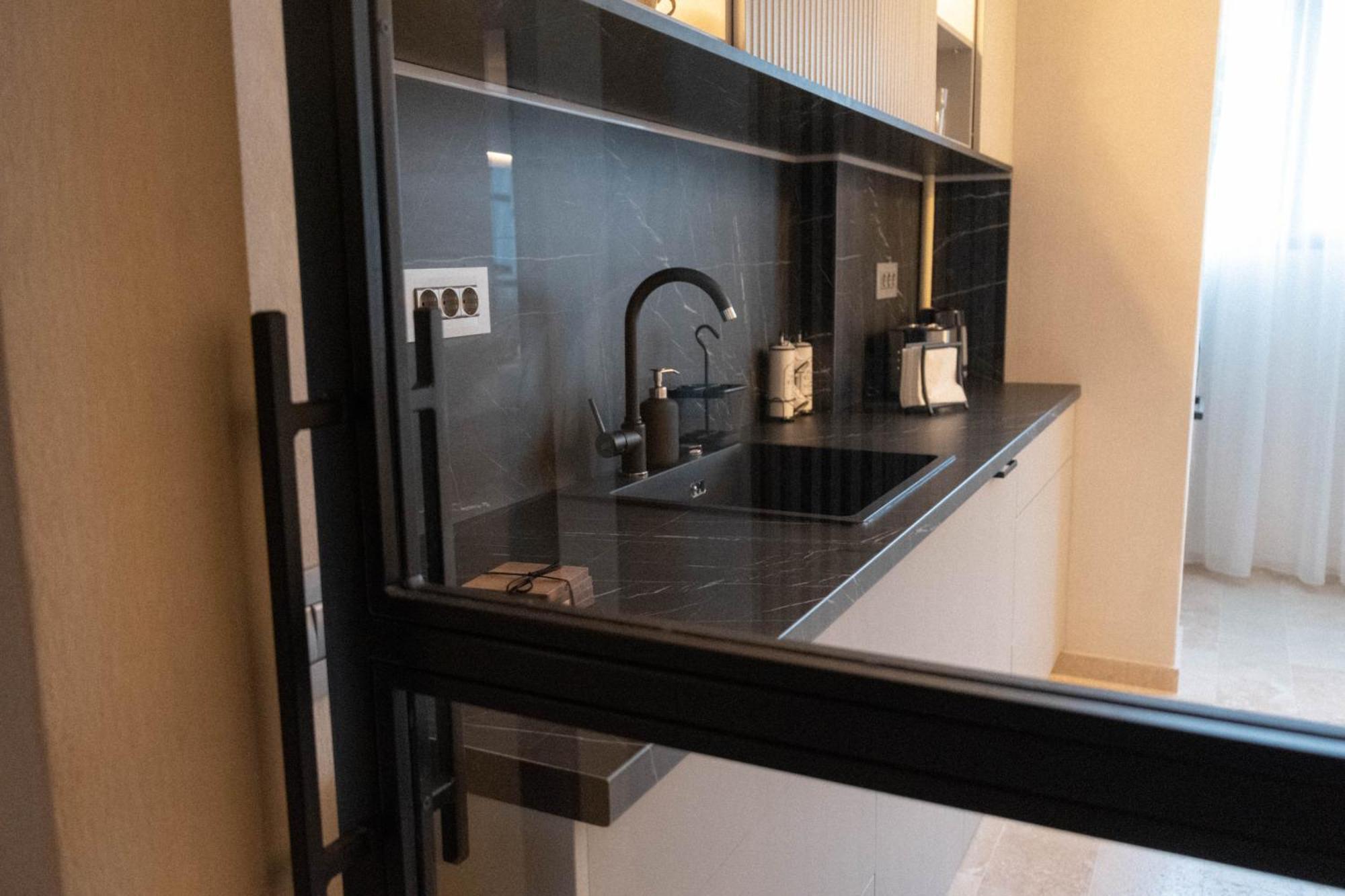 Cosy 2 Rooms Apartment In The Center Of The City Bukares Bagian luar foto