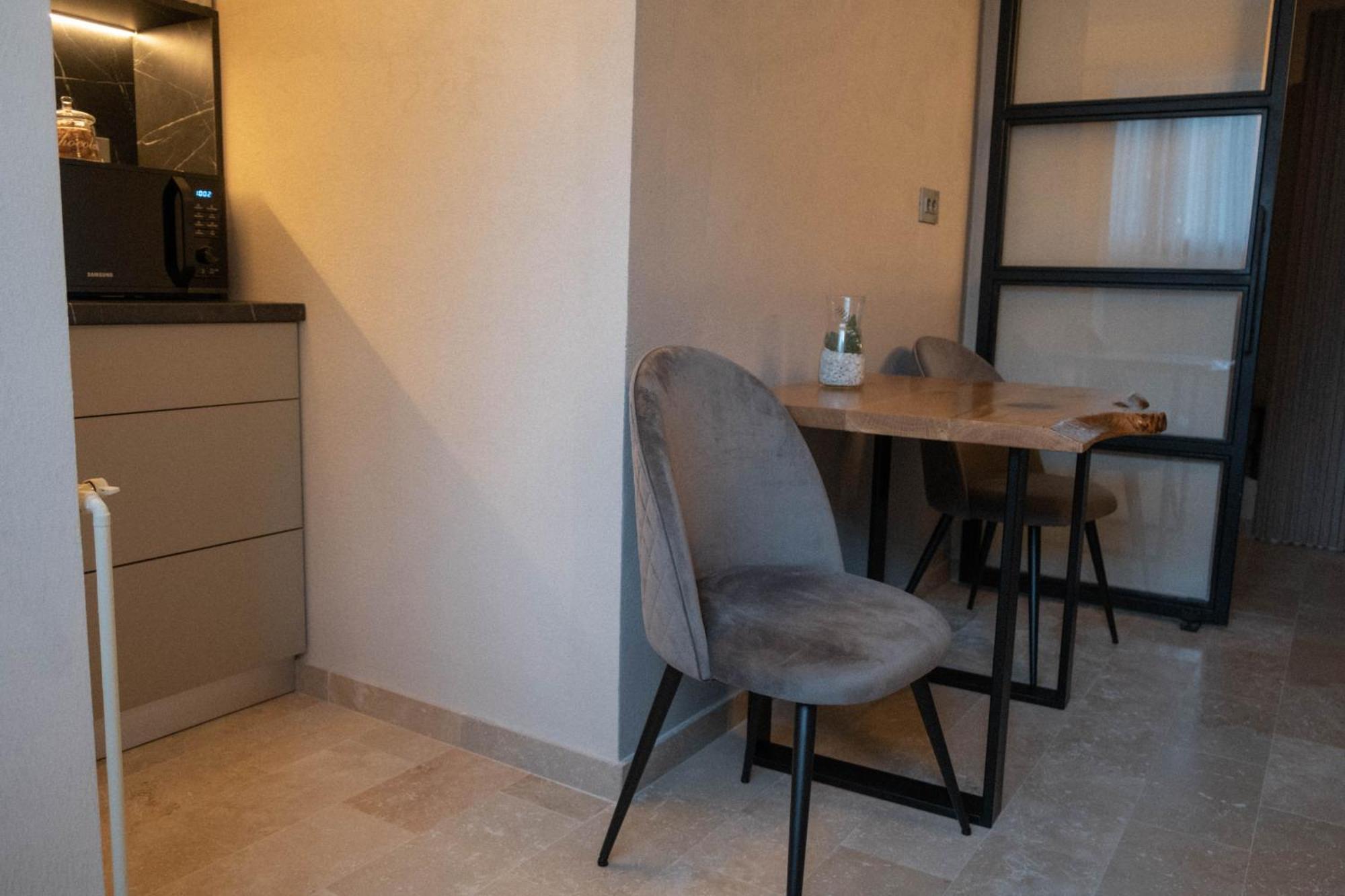 Cosy 2 Rooms Apartment In The Center Of The City Bukares Bagian luar foto