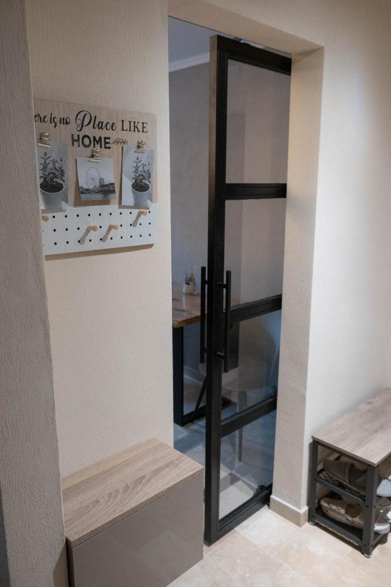 Cosy 2 Rooms Apartment In The Center Of The City Bukares Bagian luar foto